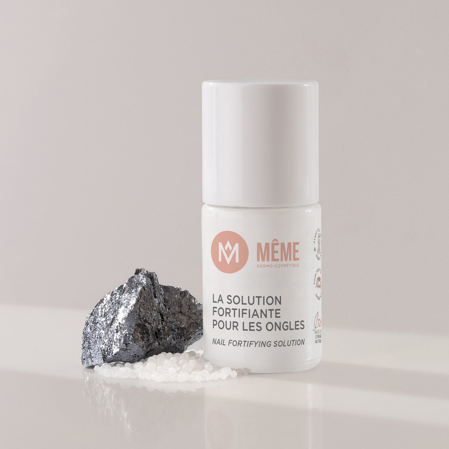 Même Cosmetics - Kräftigende Nagellösung 10 ml - soka